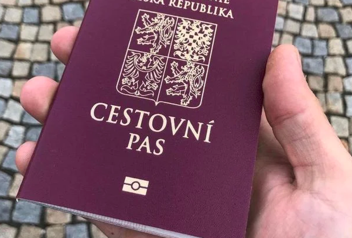 how to get czech citizenship
